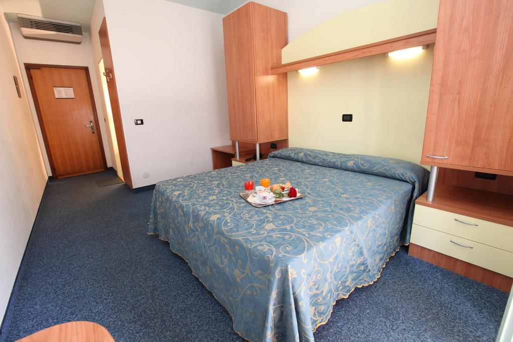 Hotel Derby S Lido di Jesolo Dış mekan fotoğraf