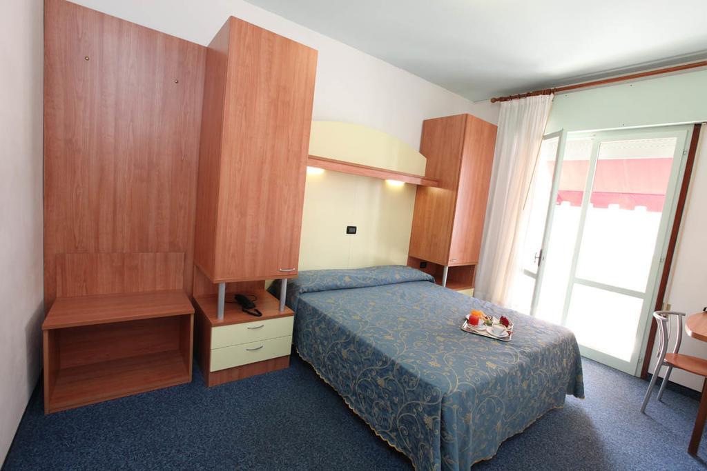Hotel Derby S Lido di Jesolo Dış mekan fotoğraf