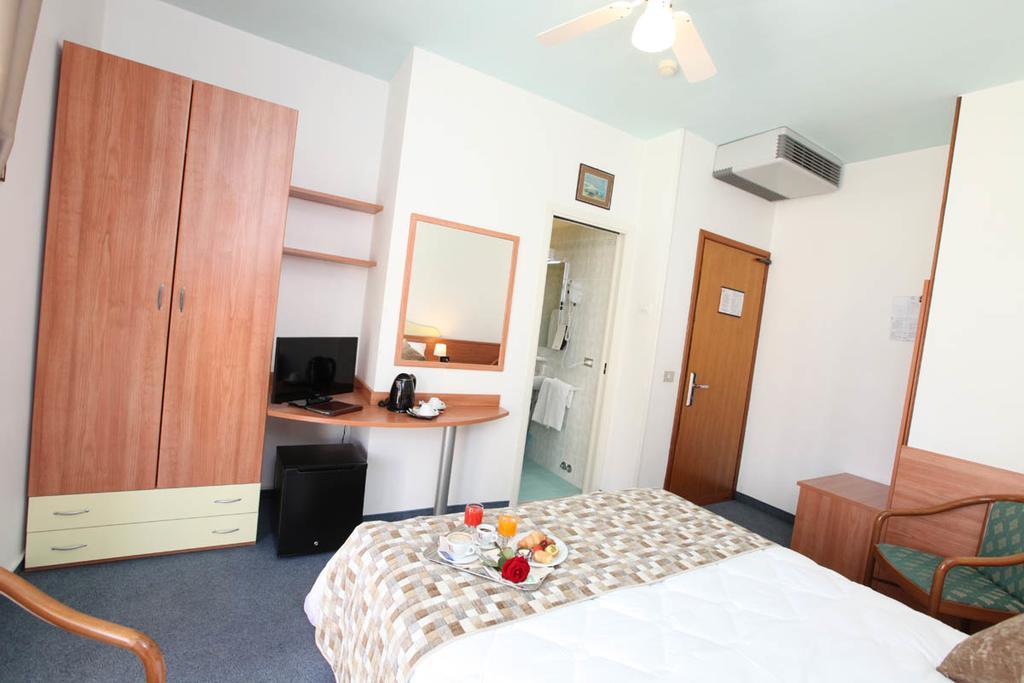 Hotel Derby S Lido di Jesolo Dış mekan fotoğraf