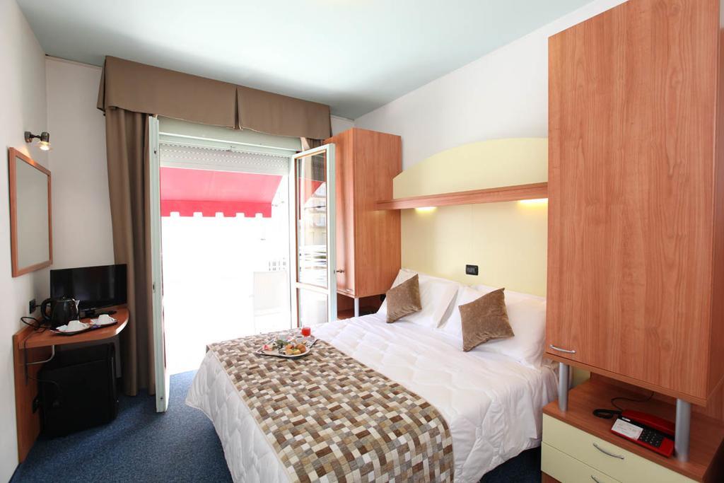 Hotel Derby S Lido di Jesolo Dış mekan fotoğraf